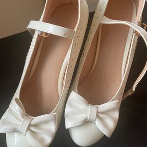 Off white Pinup shoes.